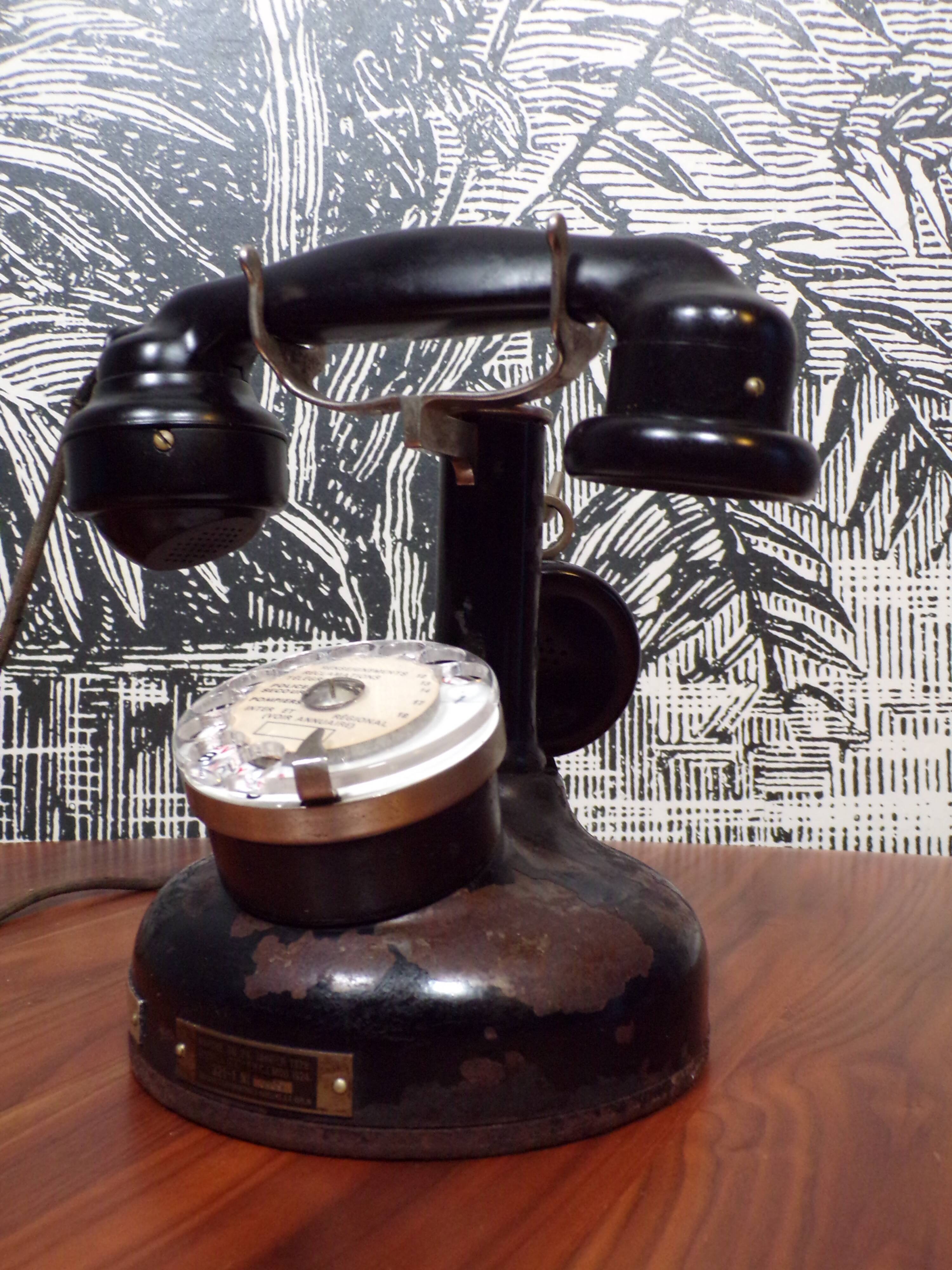 1930 column telephone