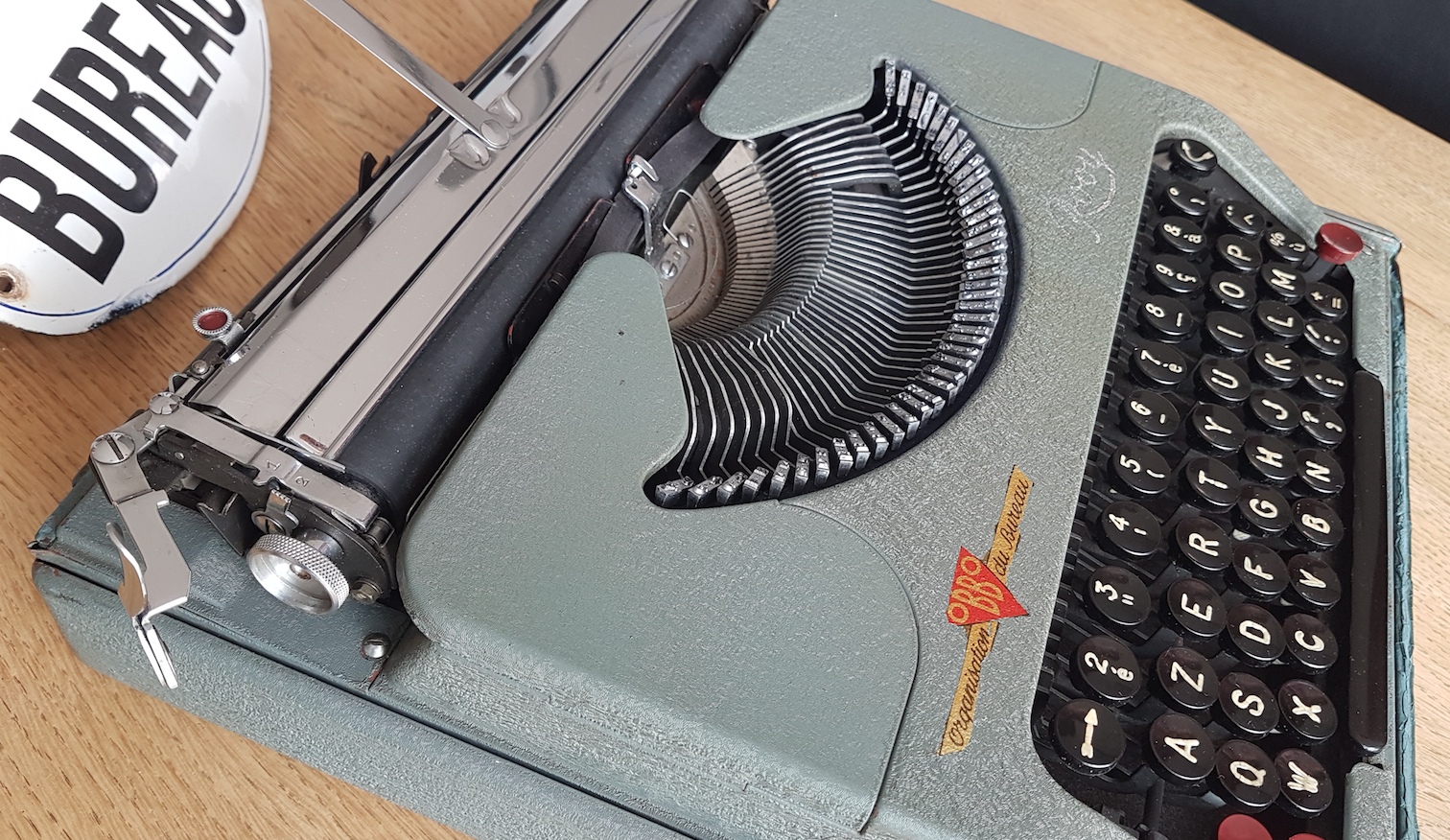 J M Rooy 50s travel writing machine