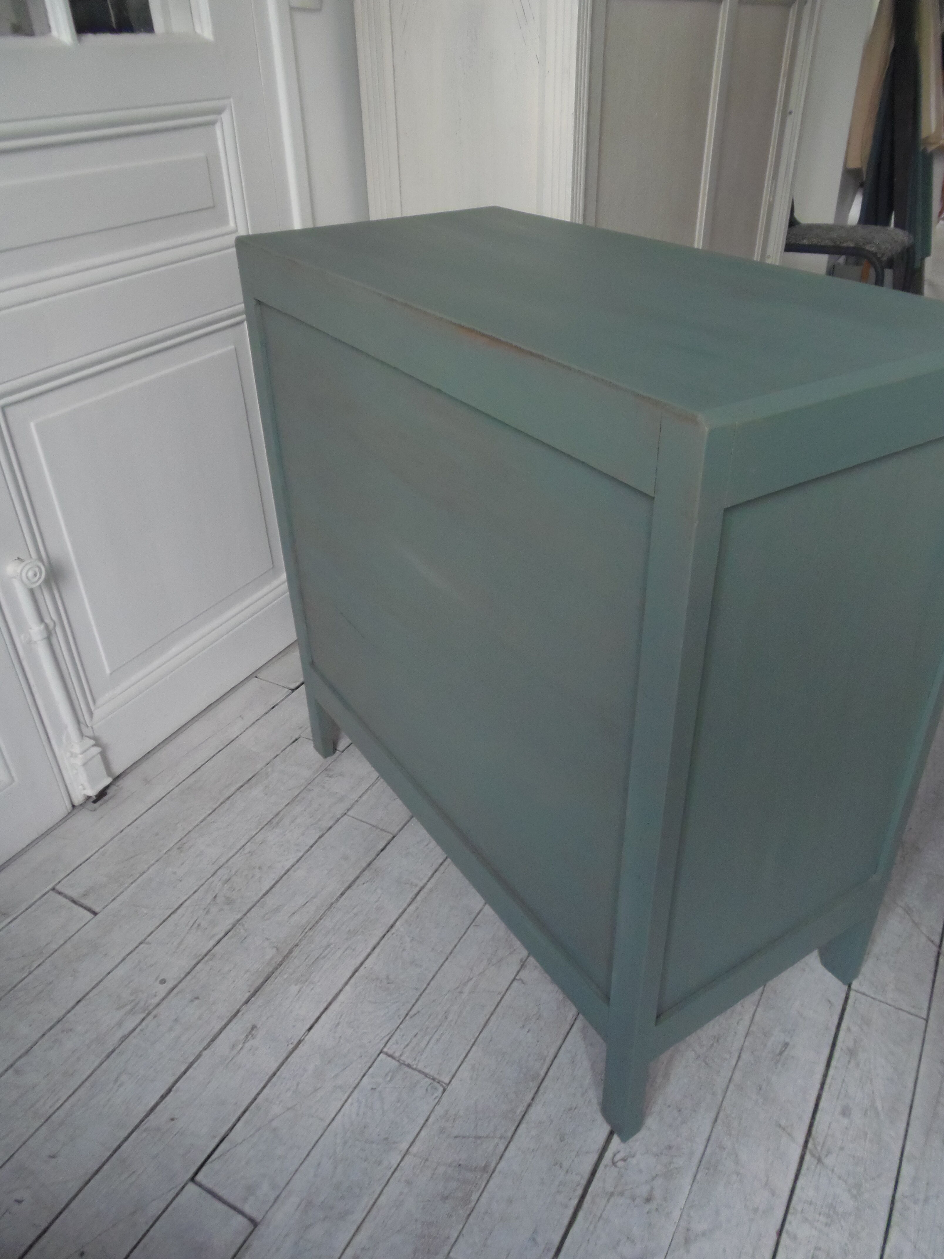 Vintage chest of drawers