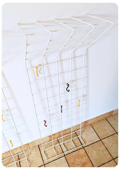 Paire de porte-manteaux String des années 50 par Karl Fichtel pour Dra