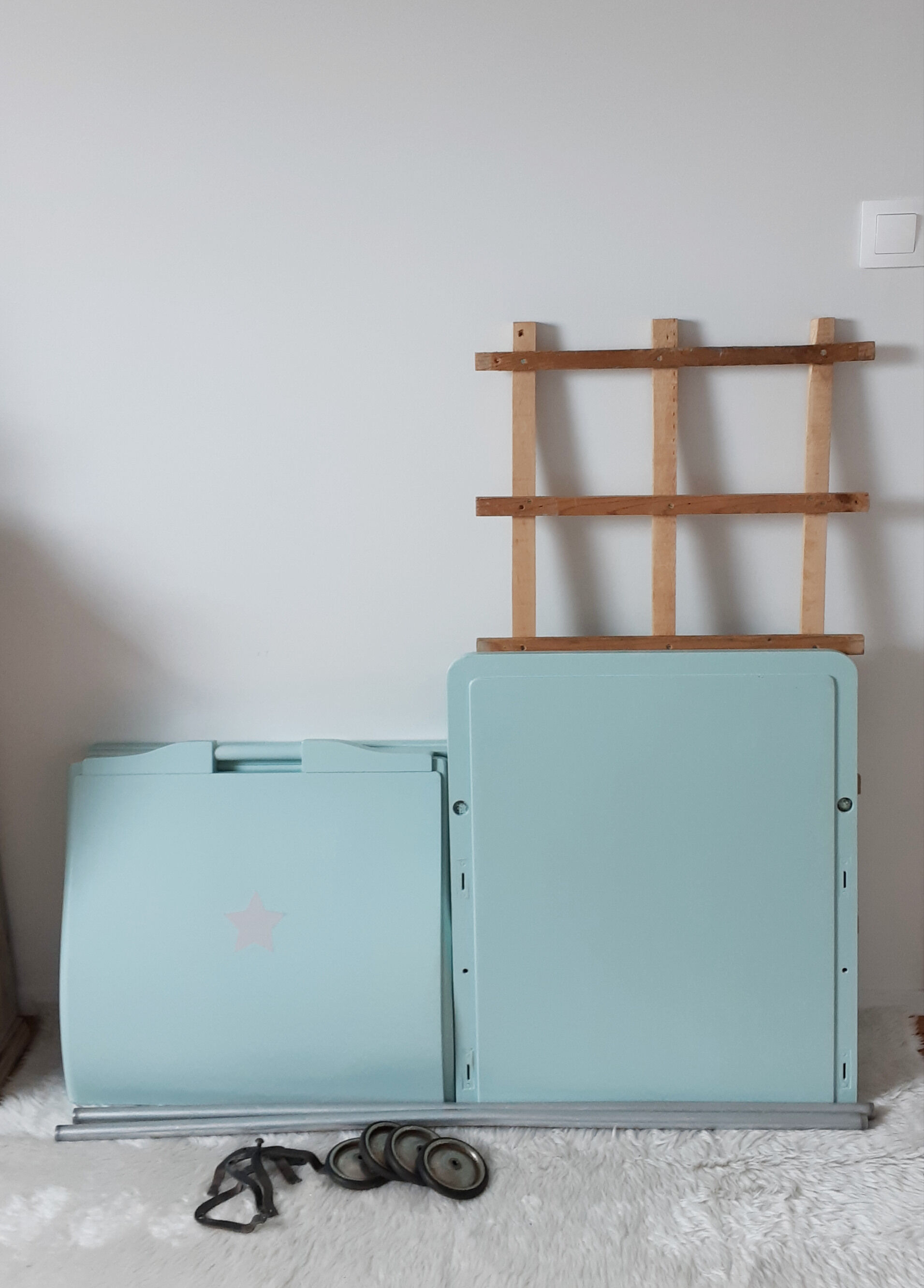 Vintage baby bed trailer bed