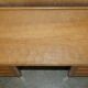 Bureau trépied vintage 1970 de Robert Mouseman Thompson avec plateau adazé