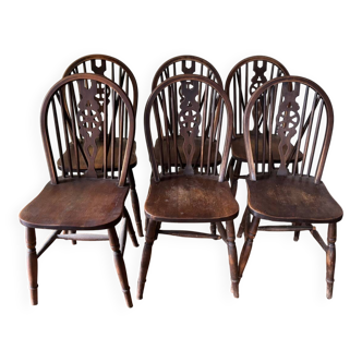 6 Windsor Wheelback chairs in chestnut, 19th century