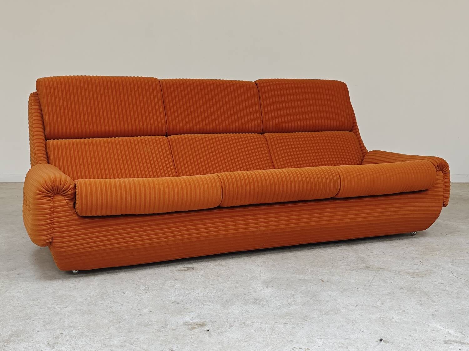 Orange 3-seater sofa jitona ribbed fabric space age 1970