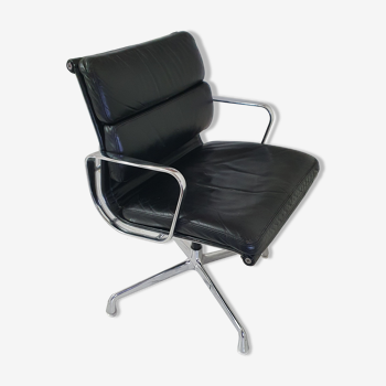 Leather armchair Softpad design Eames fot Herman Miller, 70