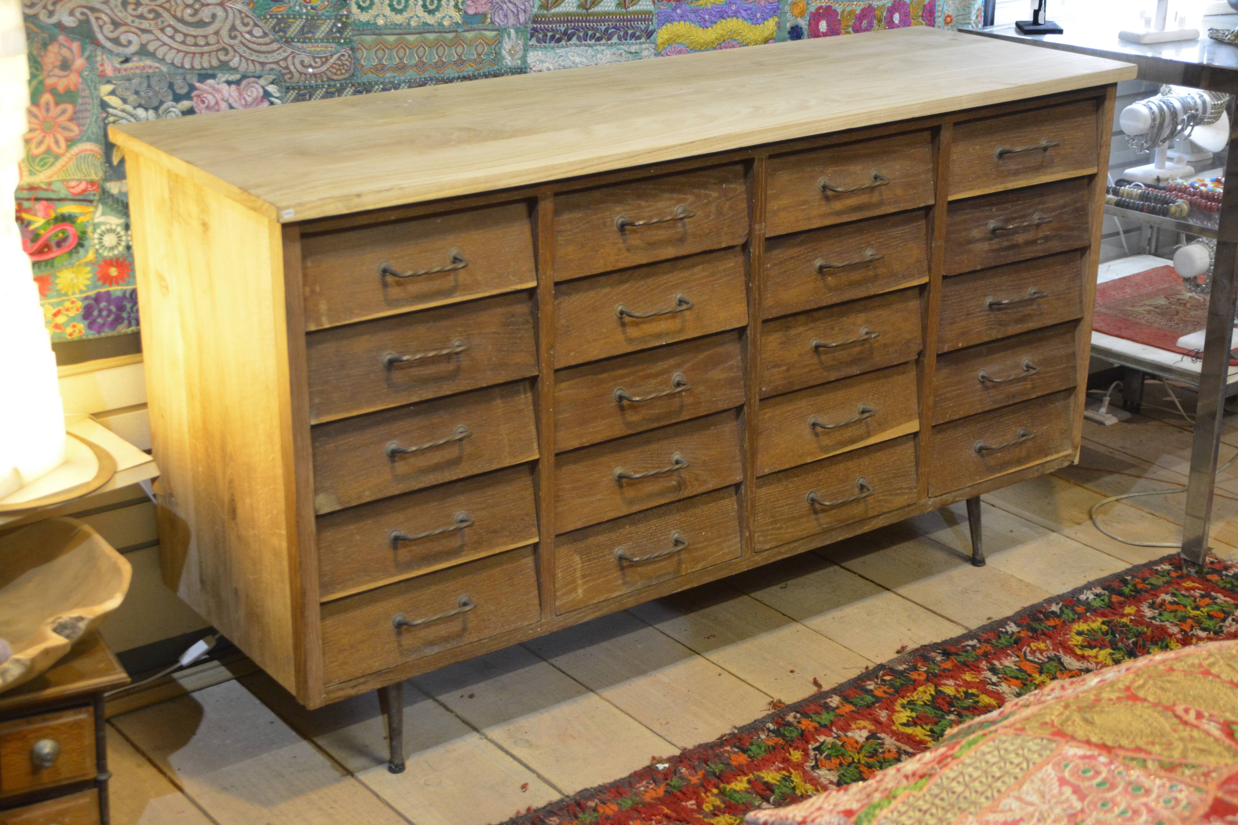 Meuble de métier à tiroirs