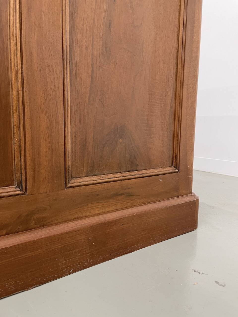 Comptoir ou bureau en noyer années 50