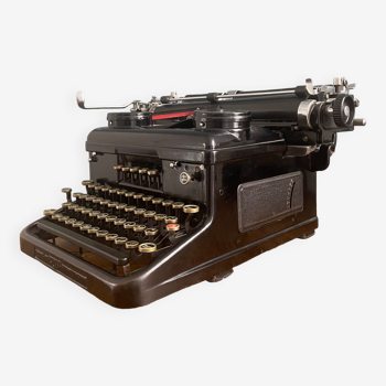 Machine à écrire antique de 1935