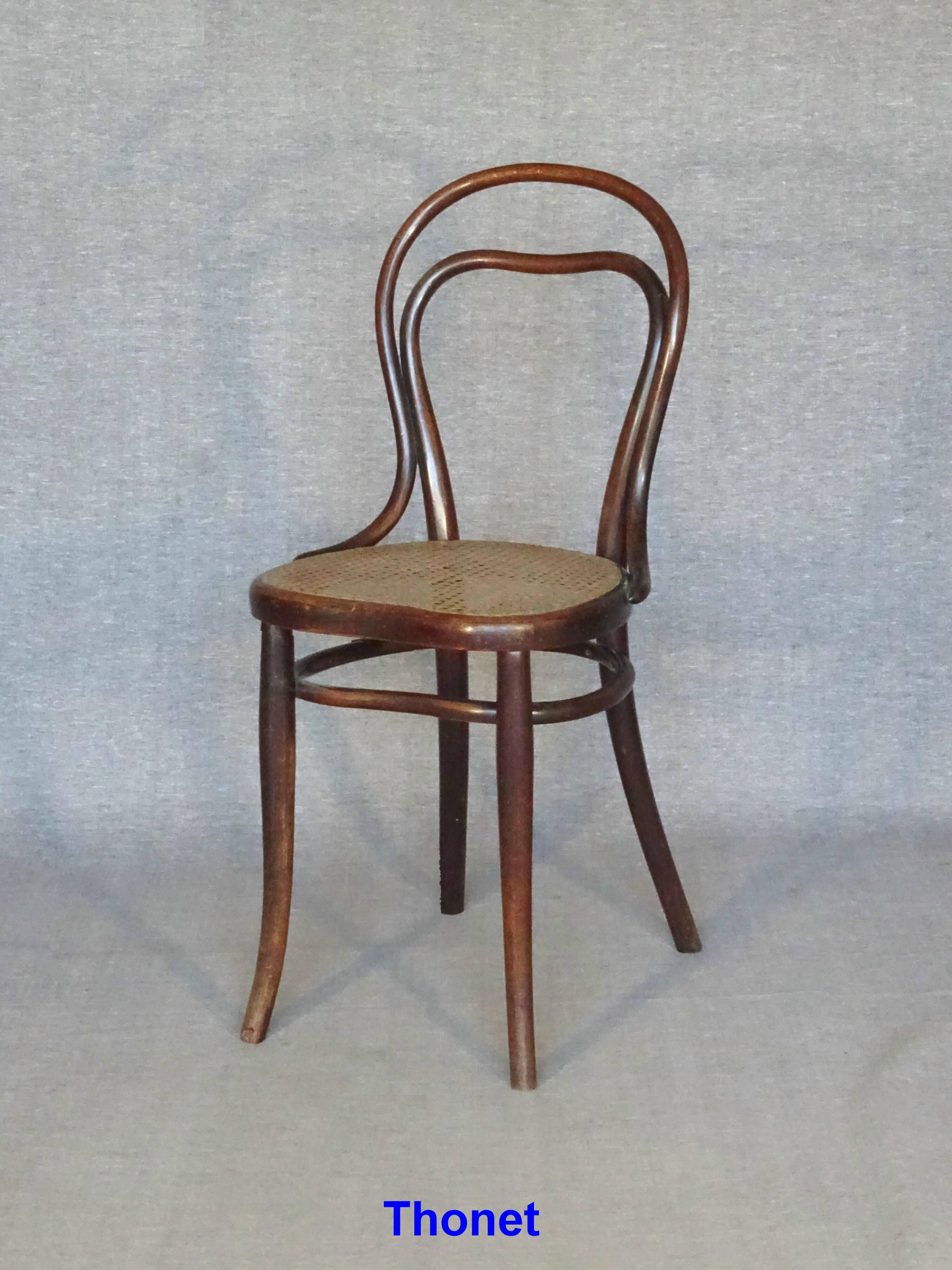 5 "half" bistro chairs, mismatched, 1910 to 1930 - Caned (4 Thonet)