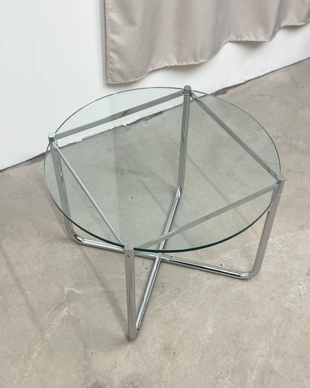 MR table, Mies van der Rohe, Knoll International