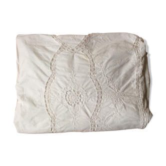 Nappe brodée