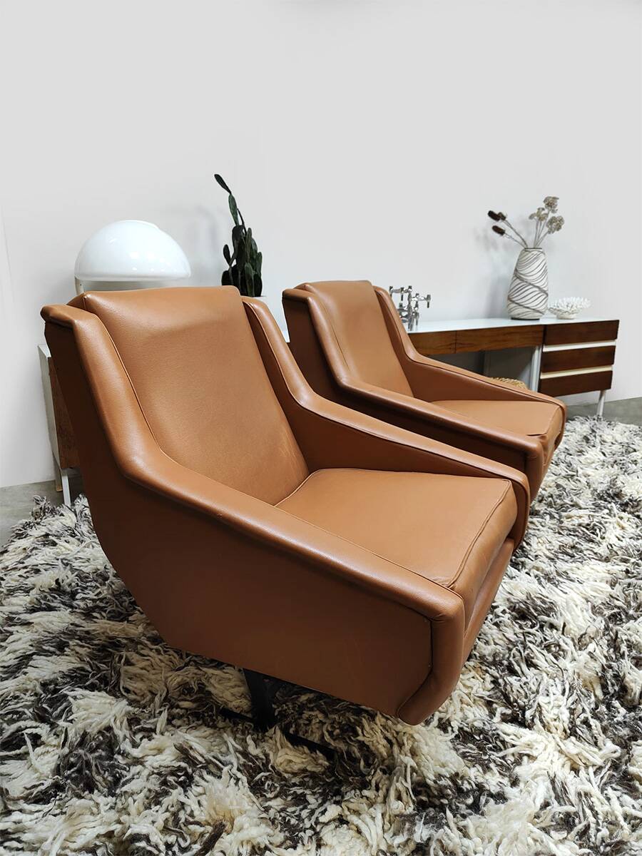 Vintage Italian cognac design lounge chairs 'Hermes style'