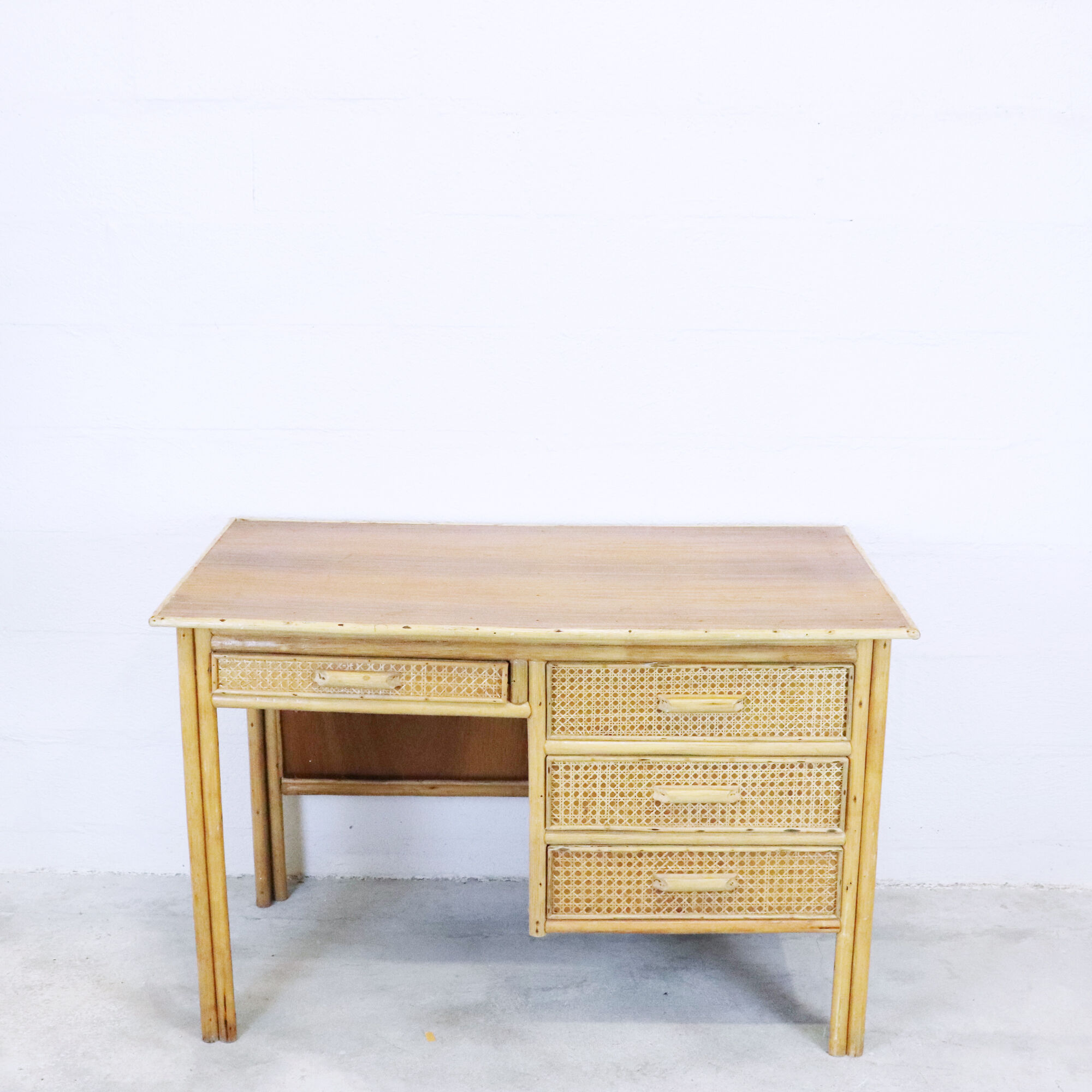 Desk in rattan and caning
