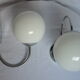 Paire d'appliques boule opaline blanche