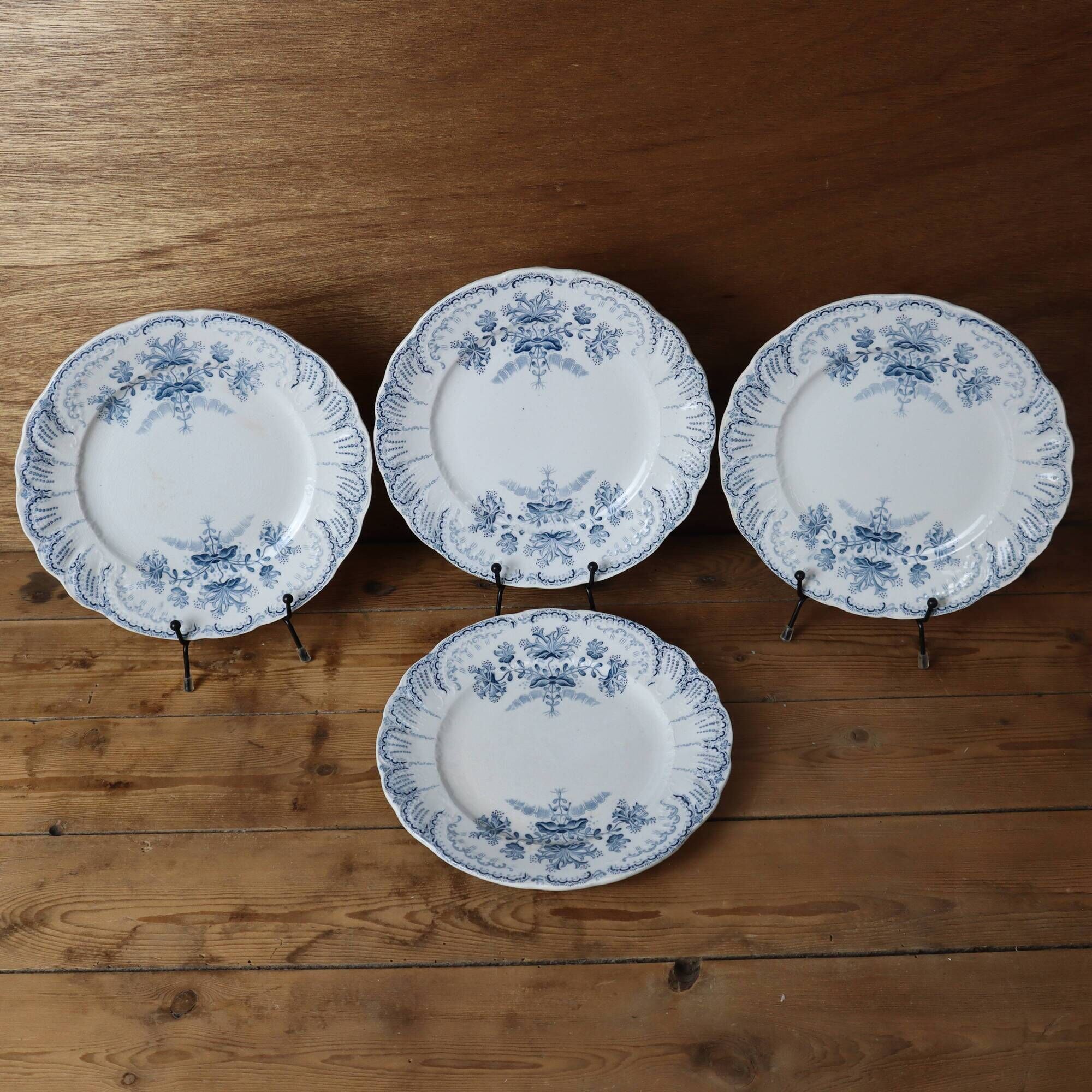 Set of 4 dessert plates from the St Amand earthenware factory, Régence model, iron earth
