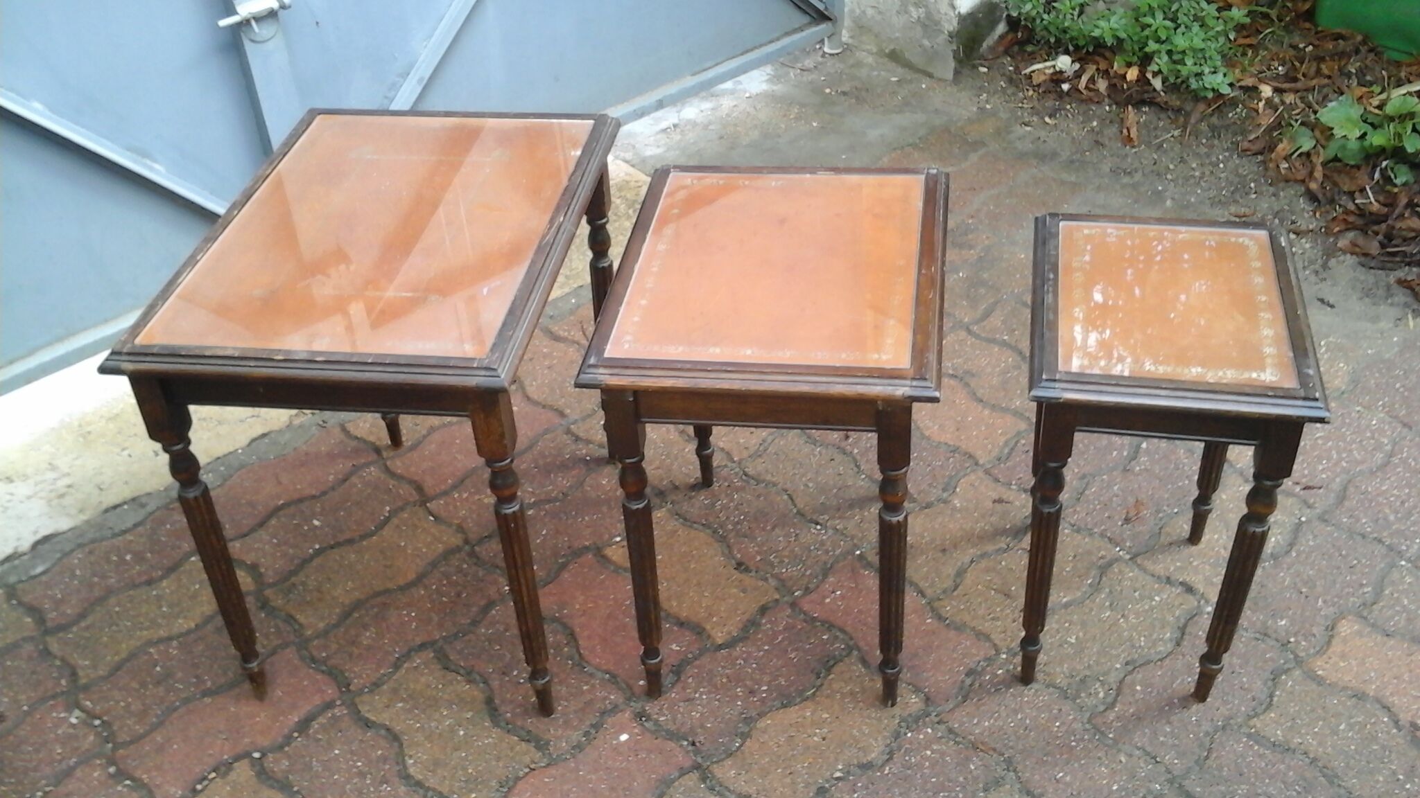 Pull-out tables louis xvi style