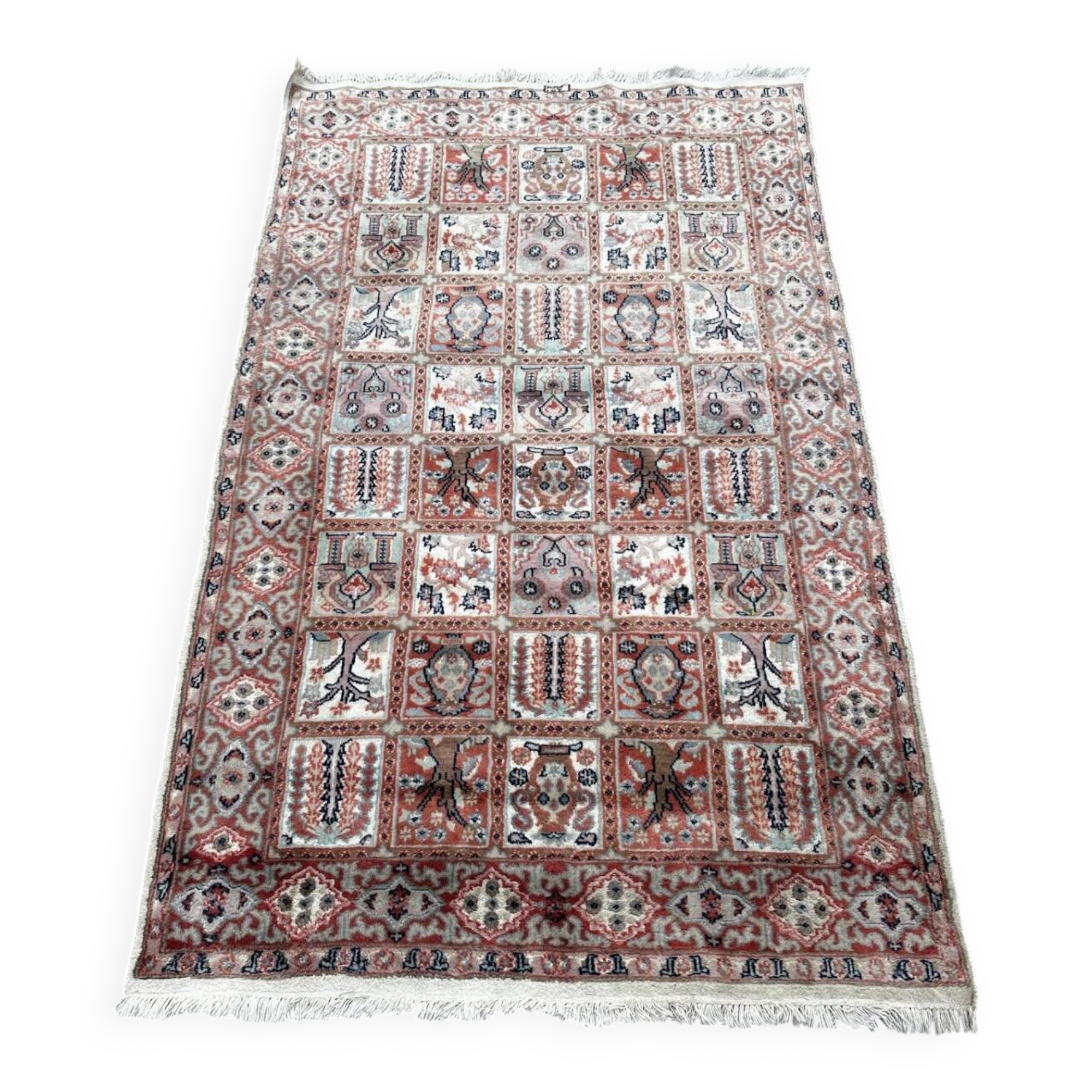 Persian rug in wool and silk