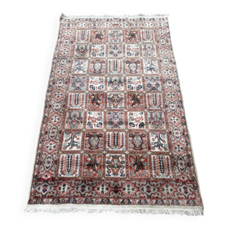 Persian rug in wool and silk