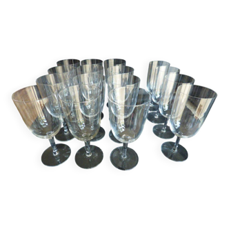 Set of 16 crystal glasses including 12 crystal glasses.