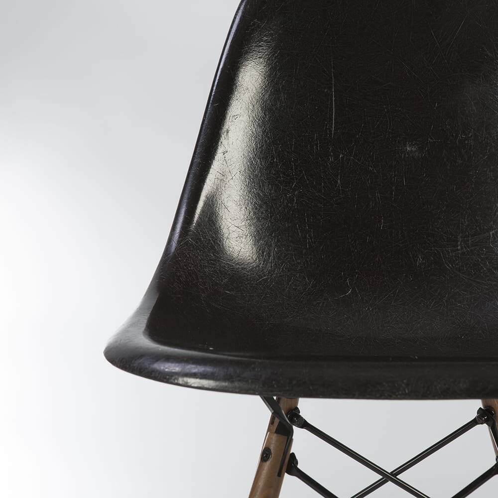 Chaise d'appoint noire Eames DSW originale vintage Herman Miller