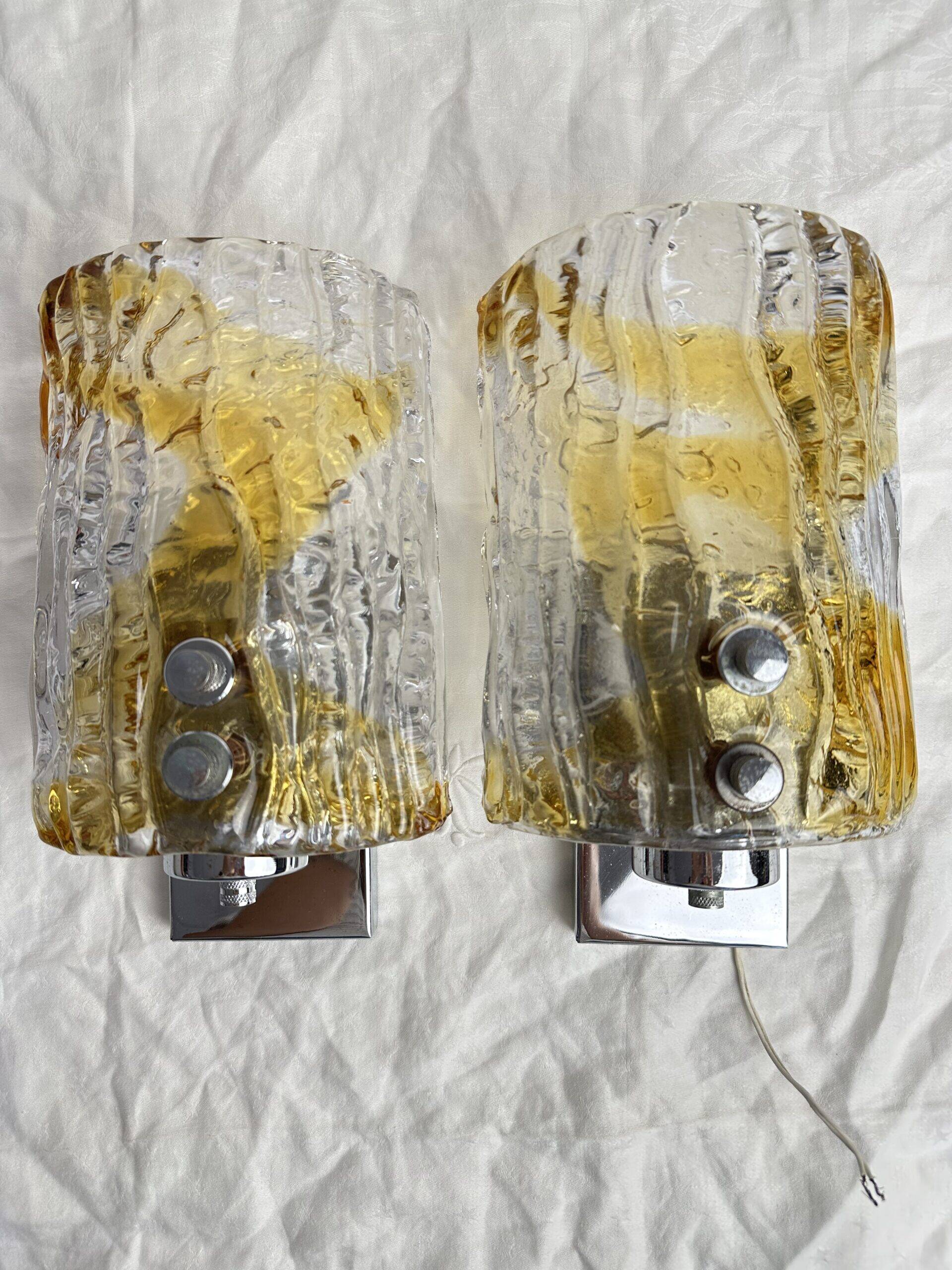 Duo of two-tone Murano Mazzega wall lights 1970