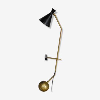 Diabolo in counterweight table lamp