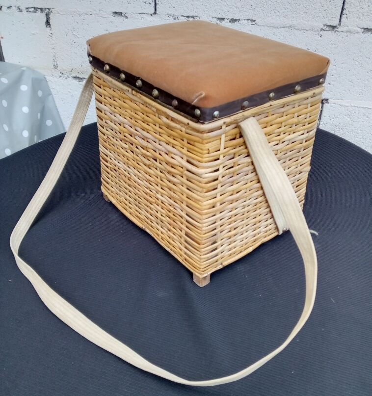 Chest seat for child wicker year 60