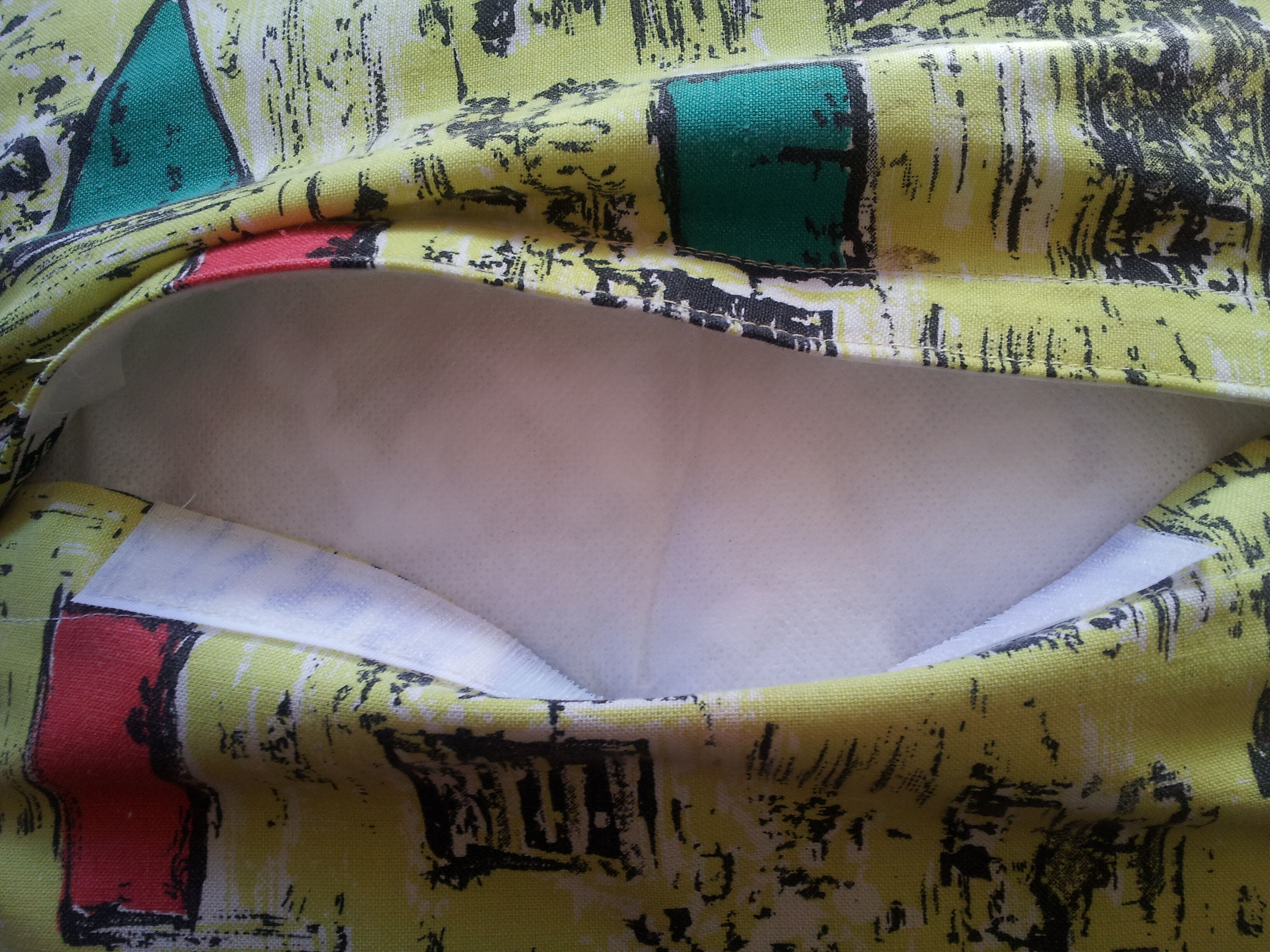 Vintage 60s geometric patterned pillow