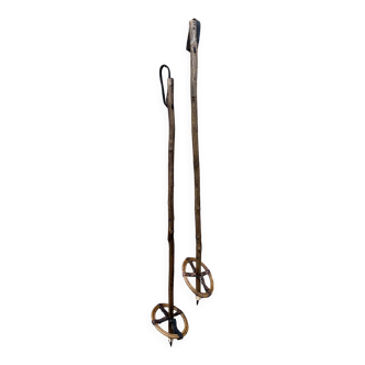 Bâtons de ski vintage en bois 1920s french old ski décoration chalet alpes