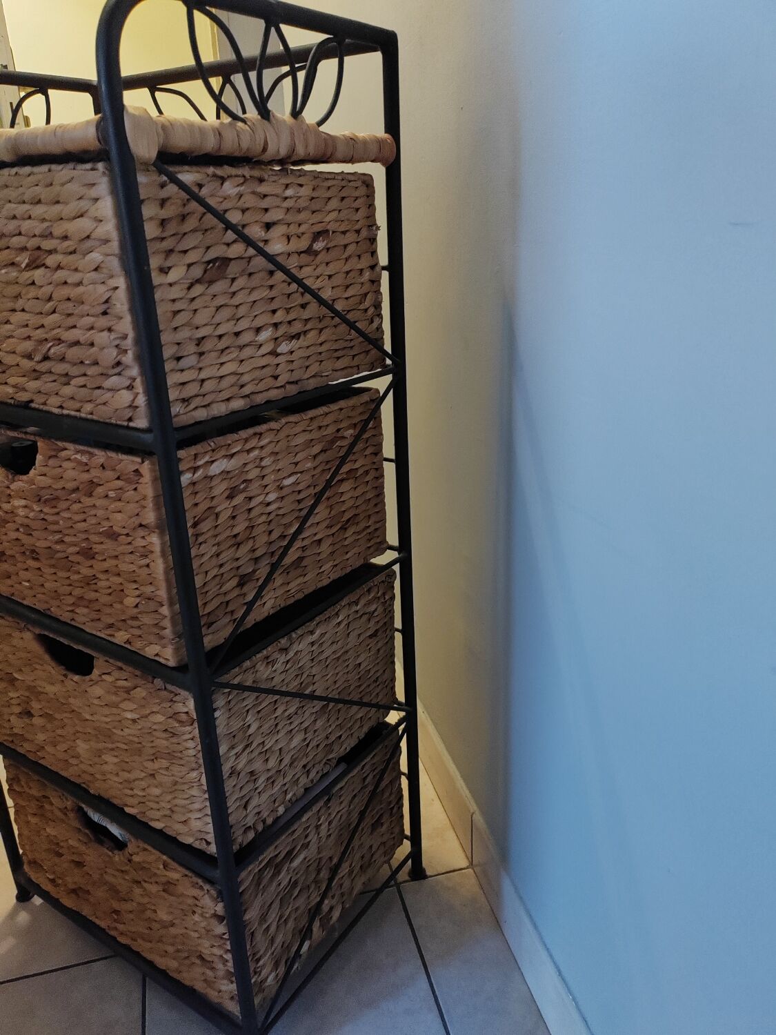 Storage cabinet