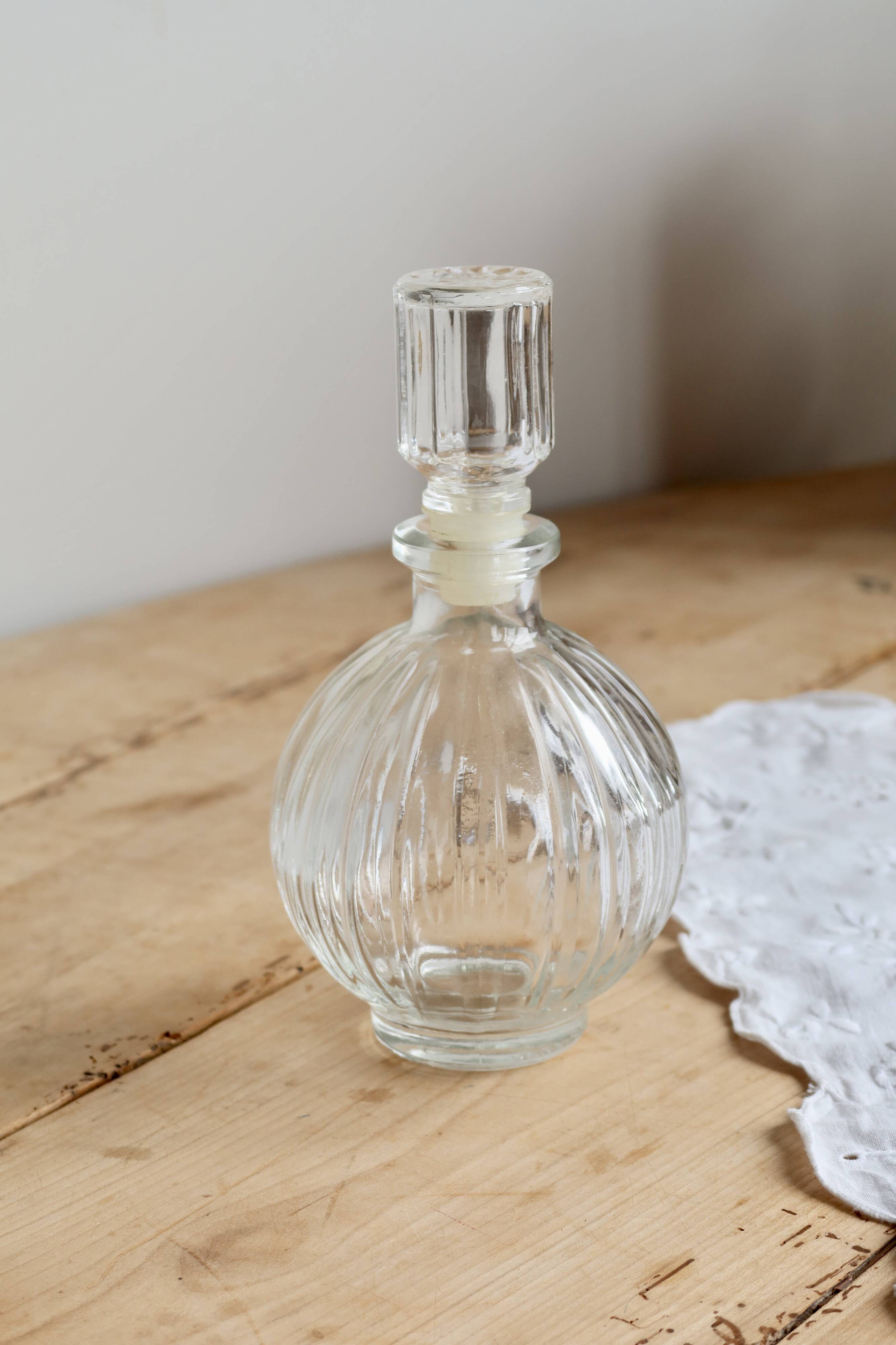 Carafe à liqueur vintage en verre strié