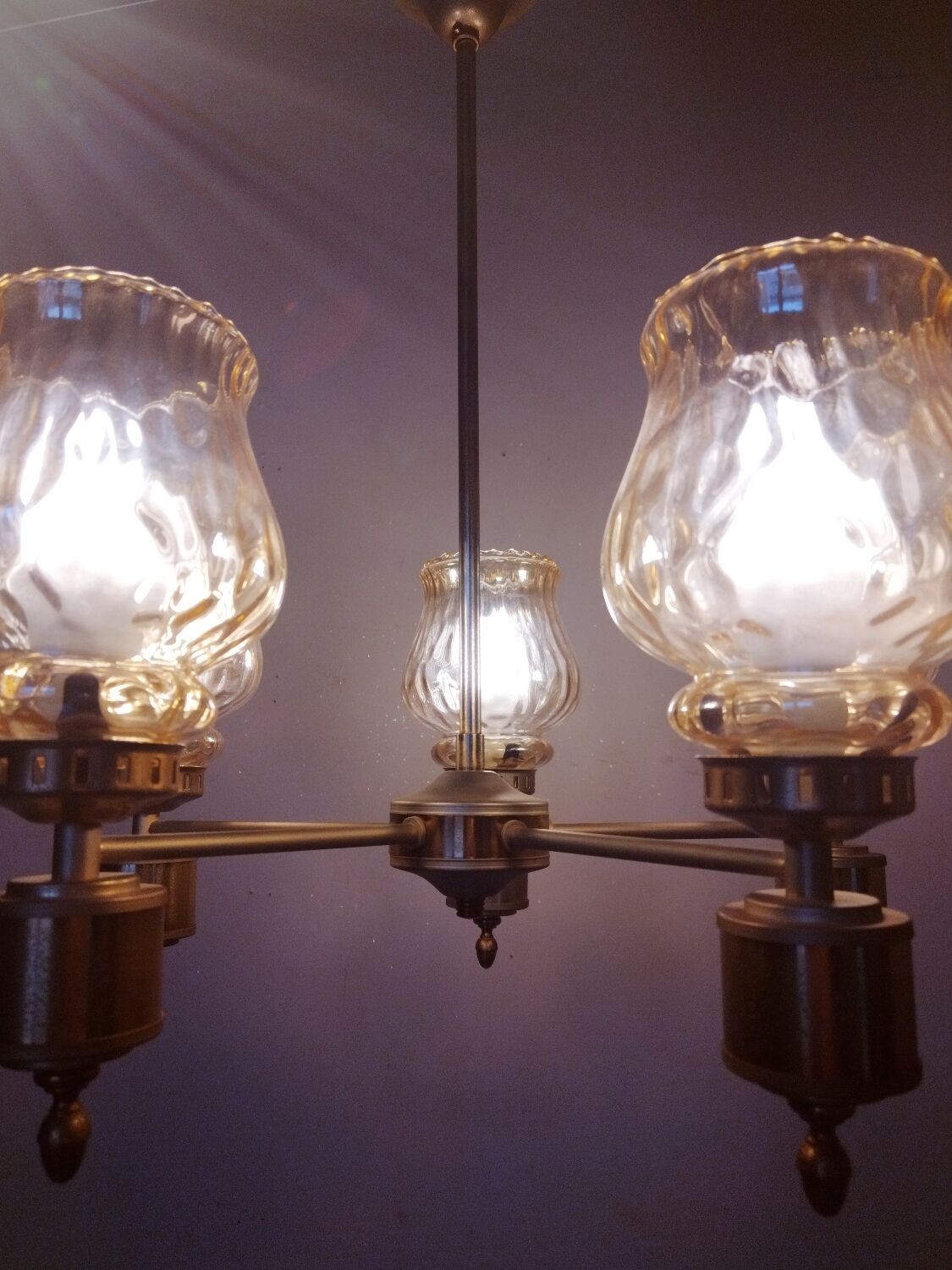 Chandelier in gilded brass and brown smoked glass with 5 branches