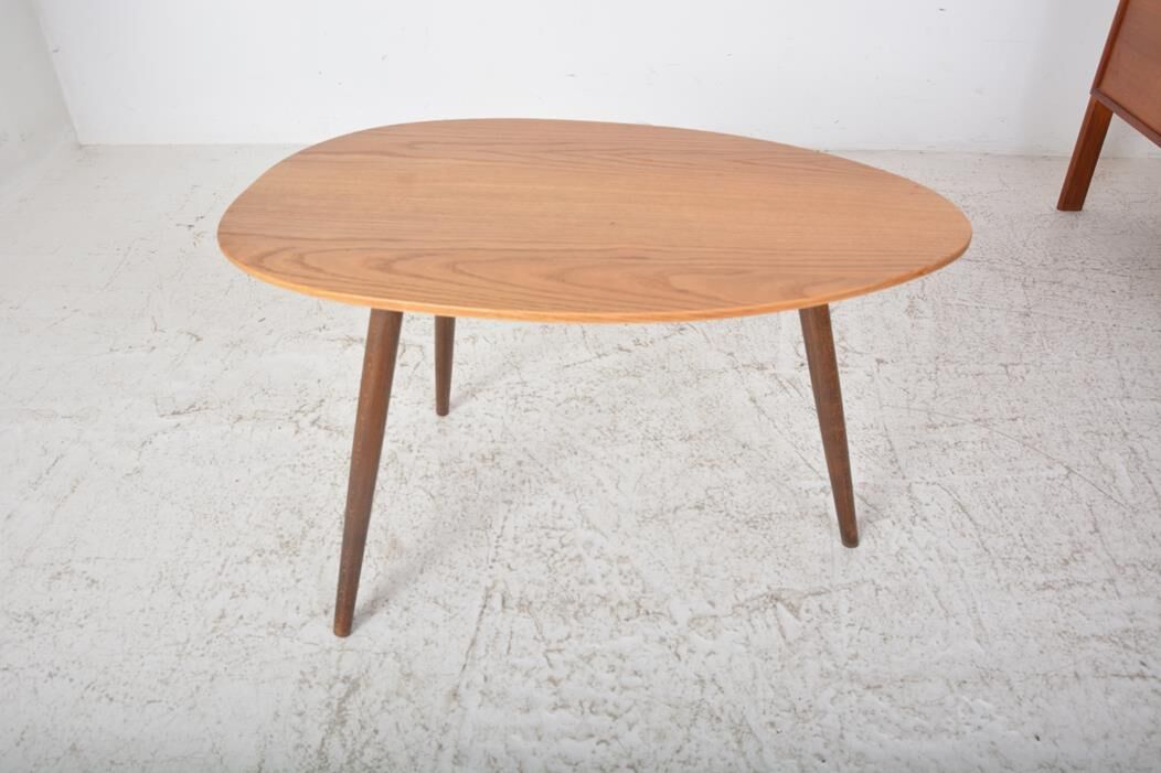 Tripod coffee table dating from the 60s