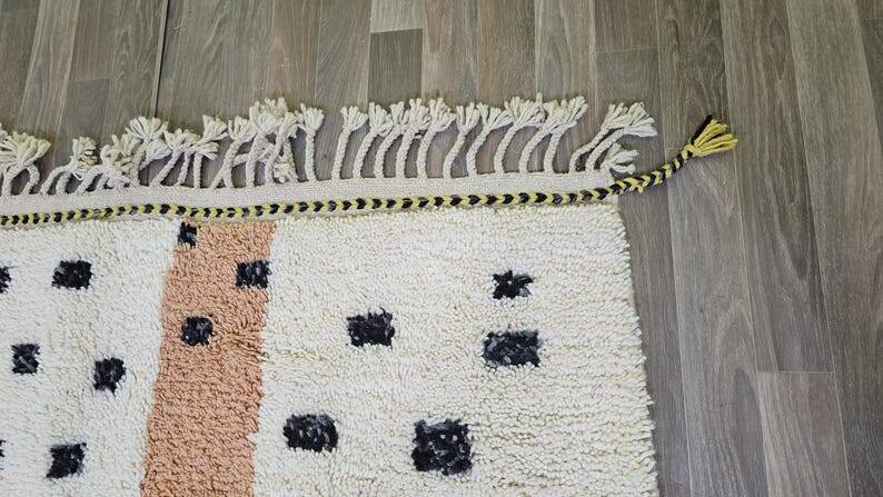 Traditional handmade Beni Ouarine rug 250cmx150cm