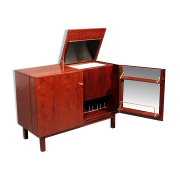 Mini-bar scandinave intemporel au charme du milieu du siècle 1960