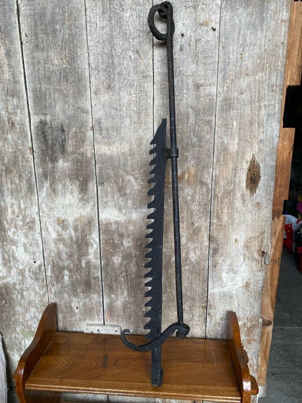Ancienne crémaillère cuisson cheminée fer forgé noir xviiie vintage