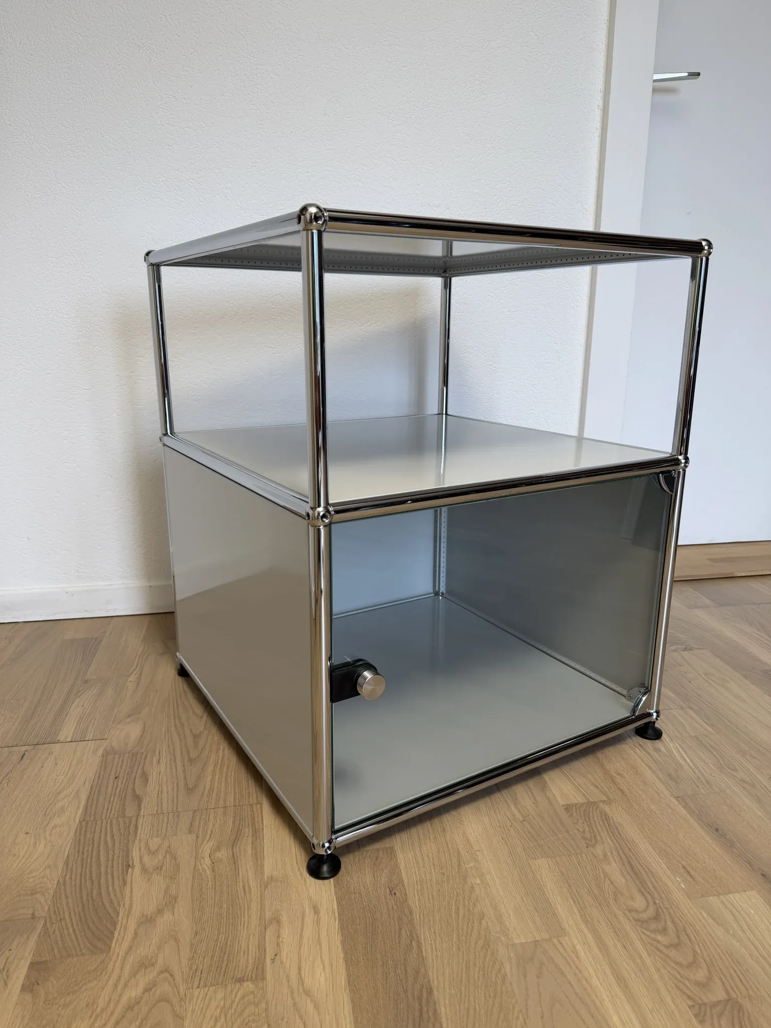 USM Haller side table in light grey