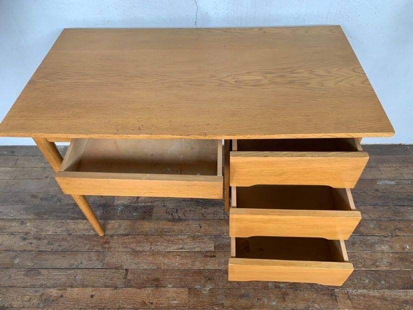 Modernist desk in light chene vintage
