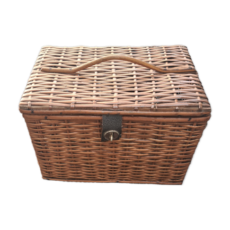Rectangular wicker basket