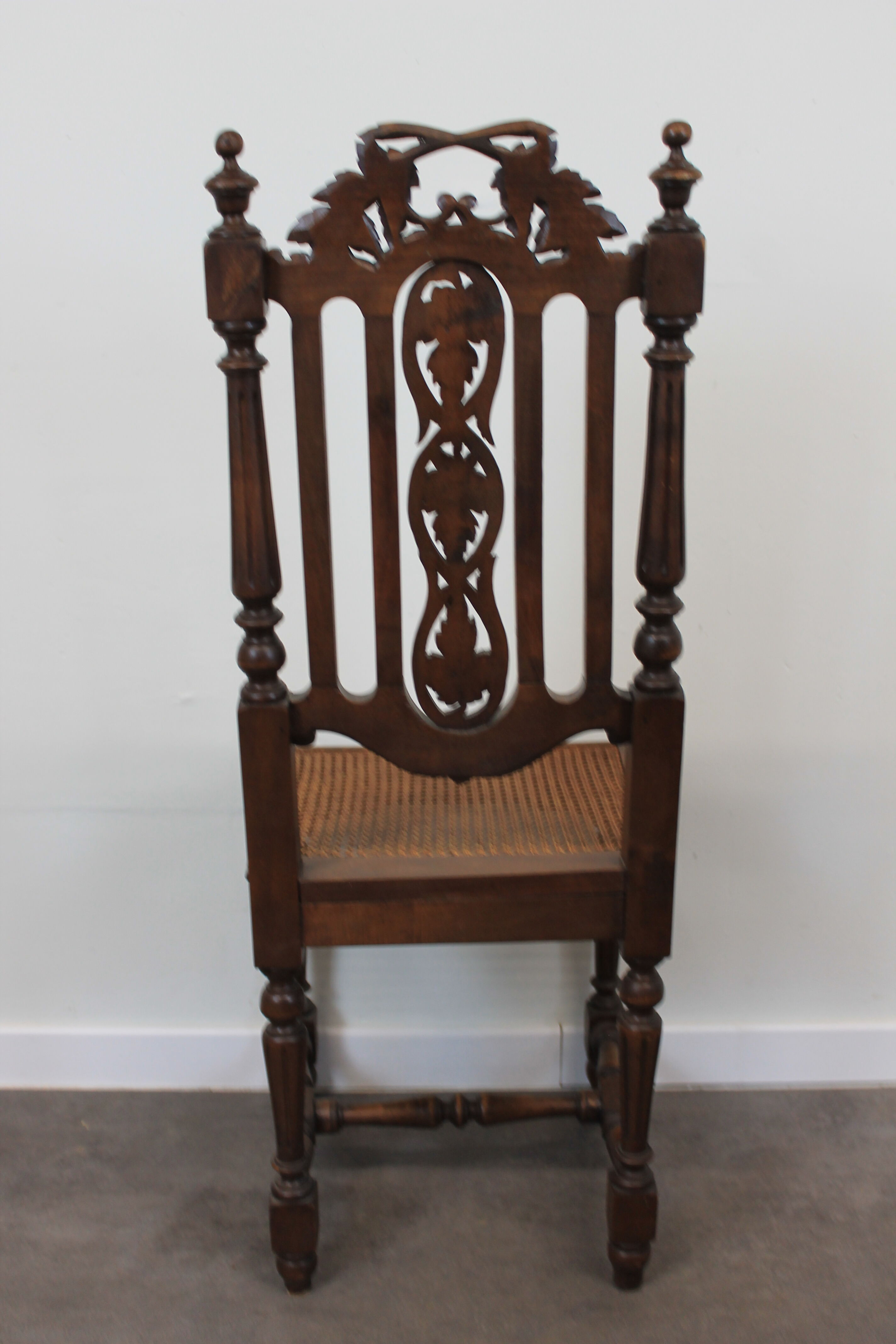 Set of 6 Renaissance chairs