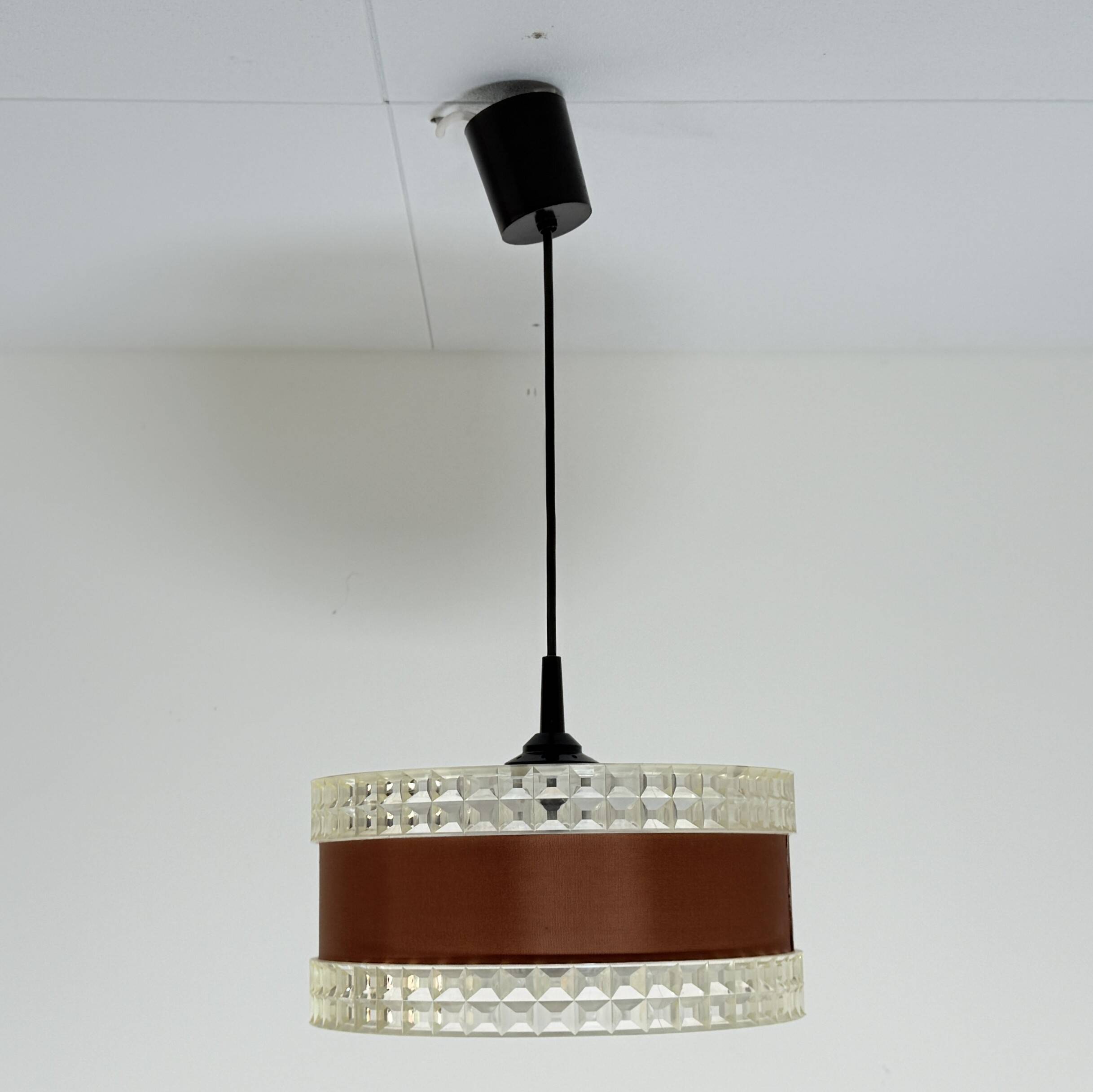Vintage pendant lamp with brown ring