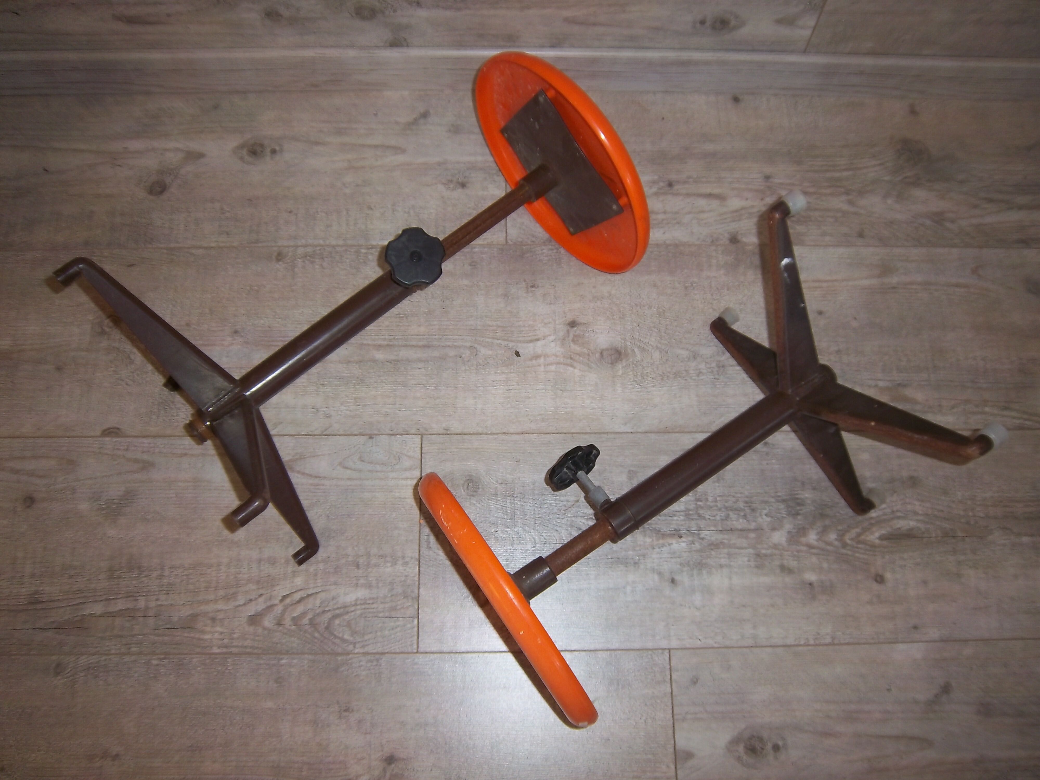 Pair of industrial workshop stools of 1960
