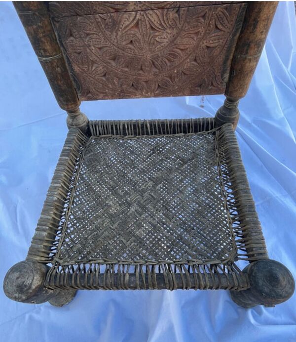 Chaise basse traditionnelle indienne
