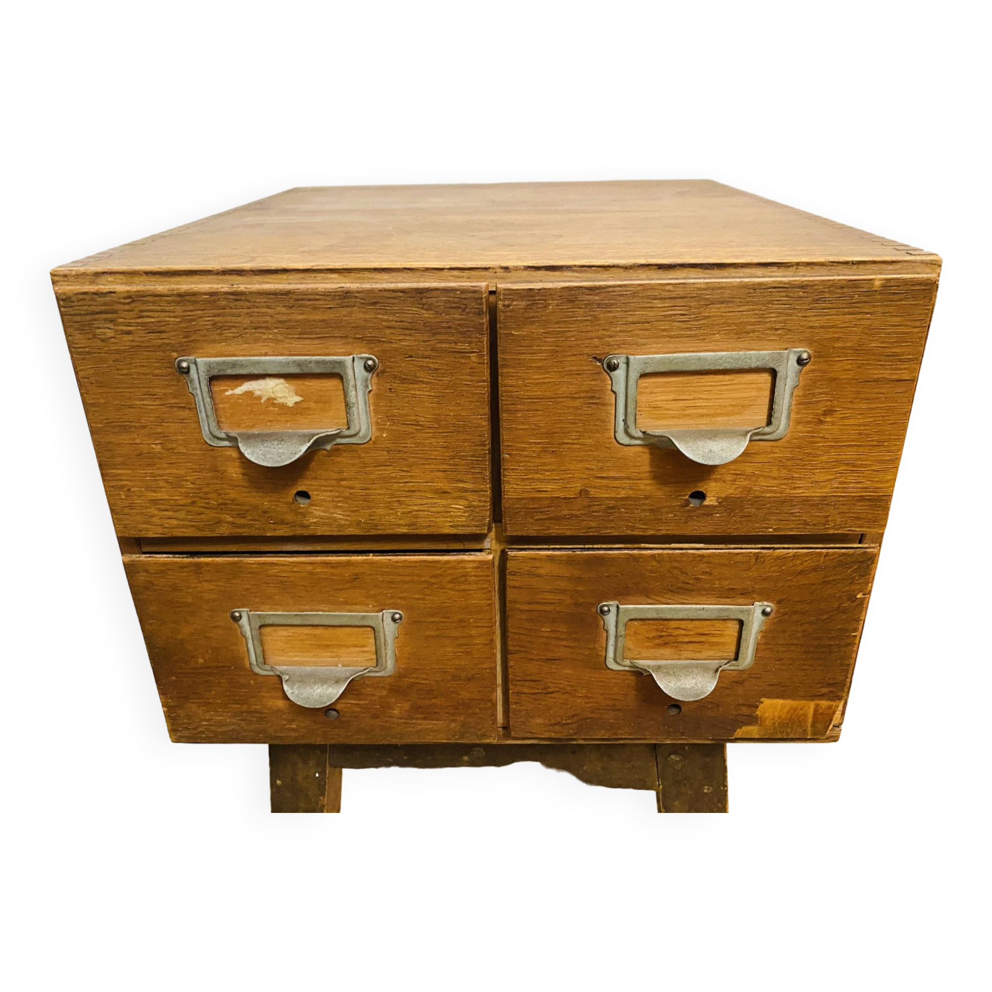 industrial storage unit with drawers to place