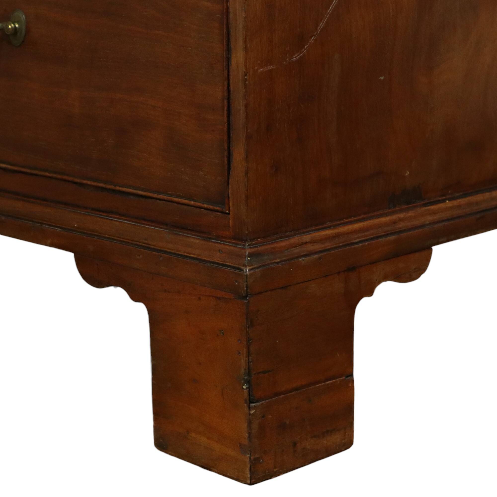 Antique mahogany commode, George III style, 19th century.