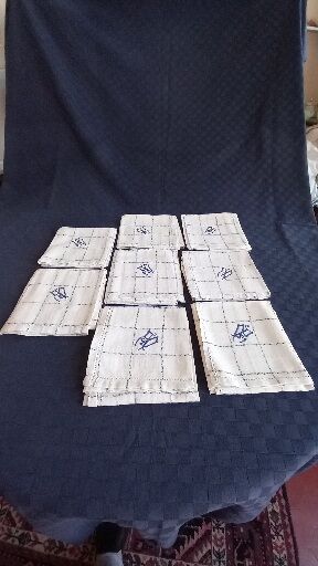 Set of 8 napkins, in white cotton, MONOGRAM DP.