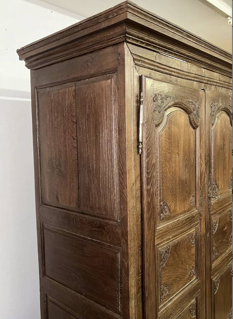 Louis XV carved wooden wardrobe from the 18th century