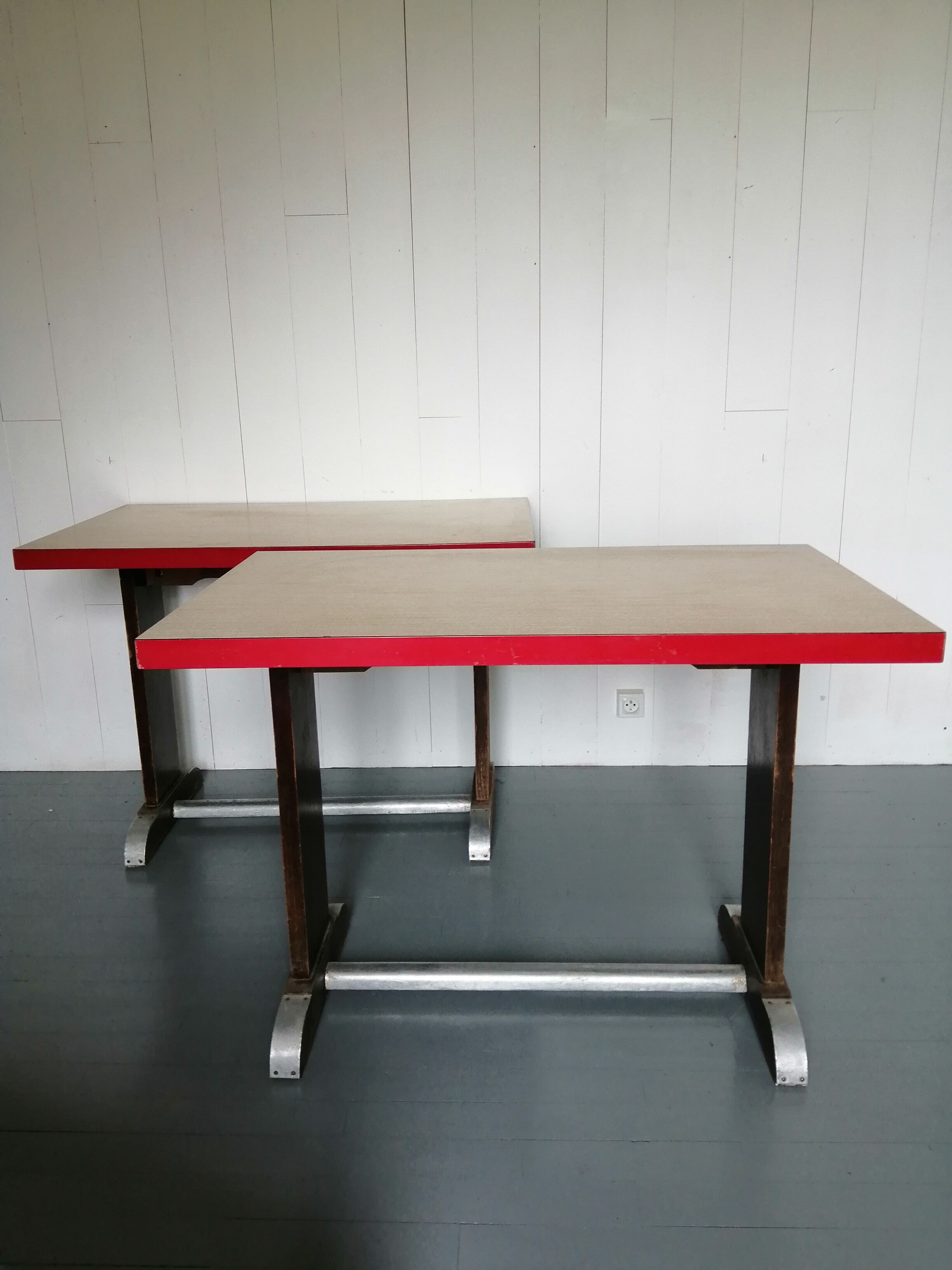 Tables bistro year 50