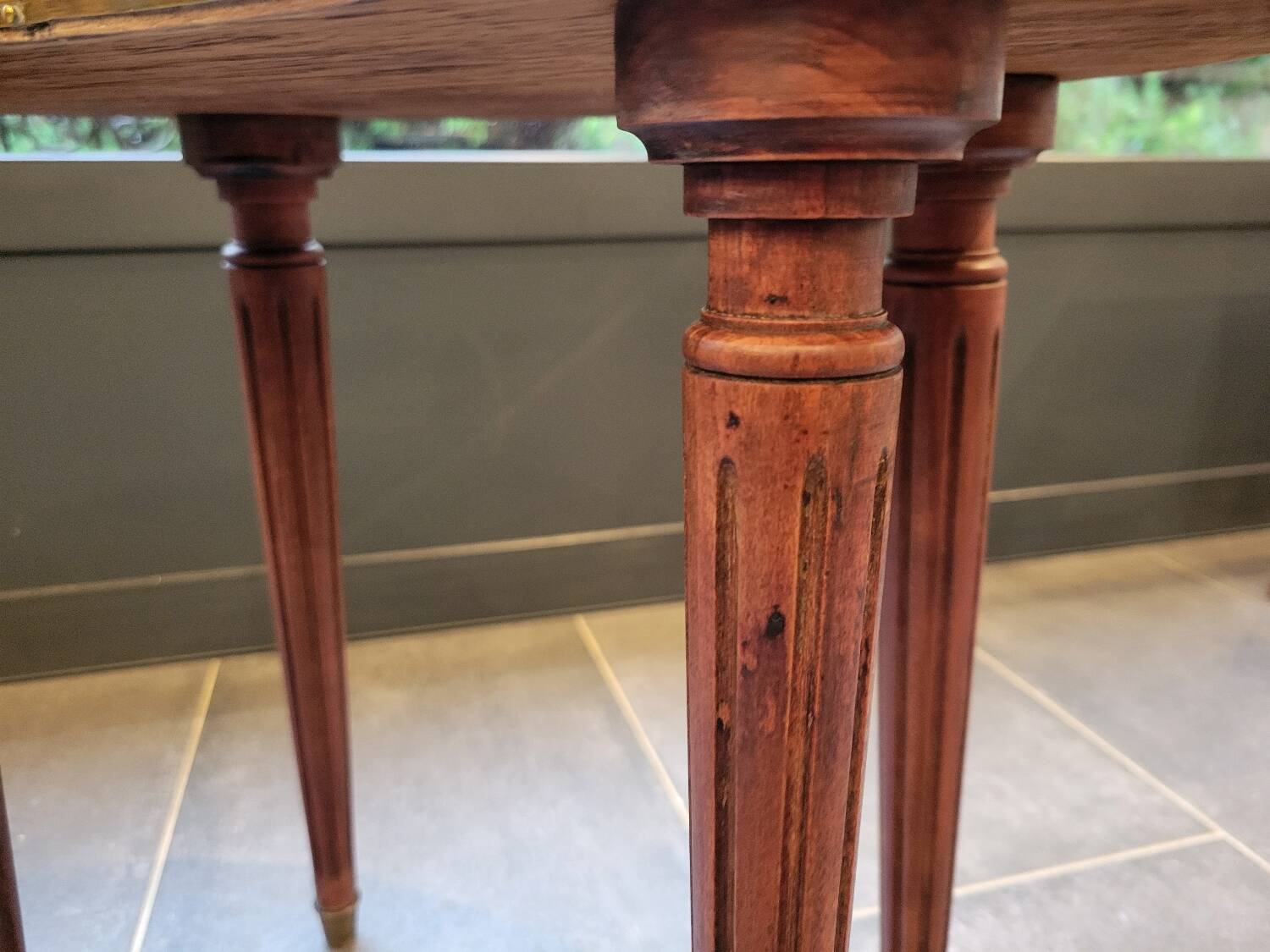 Carrara marble kidney table