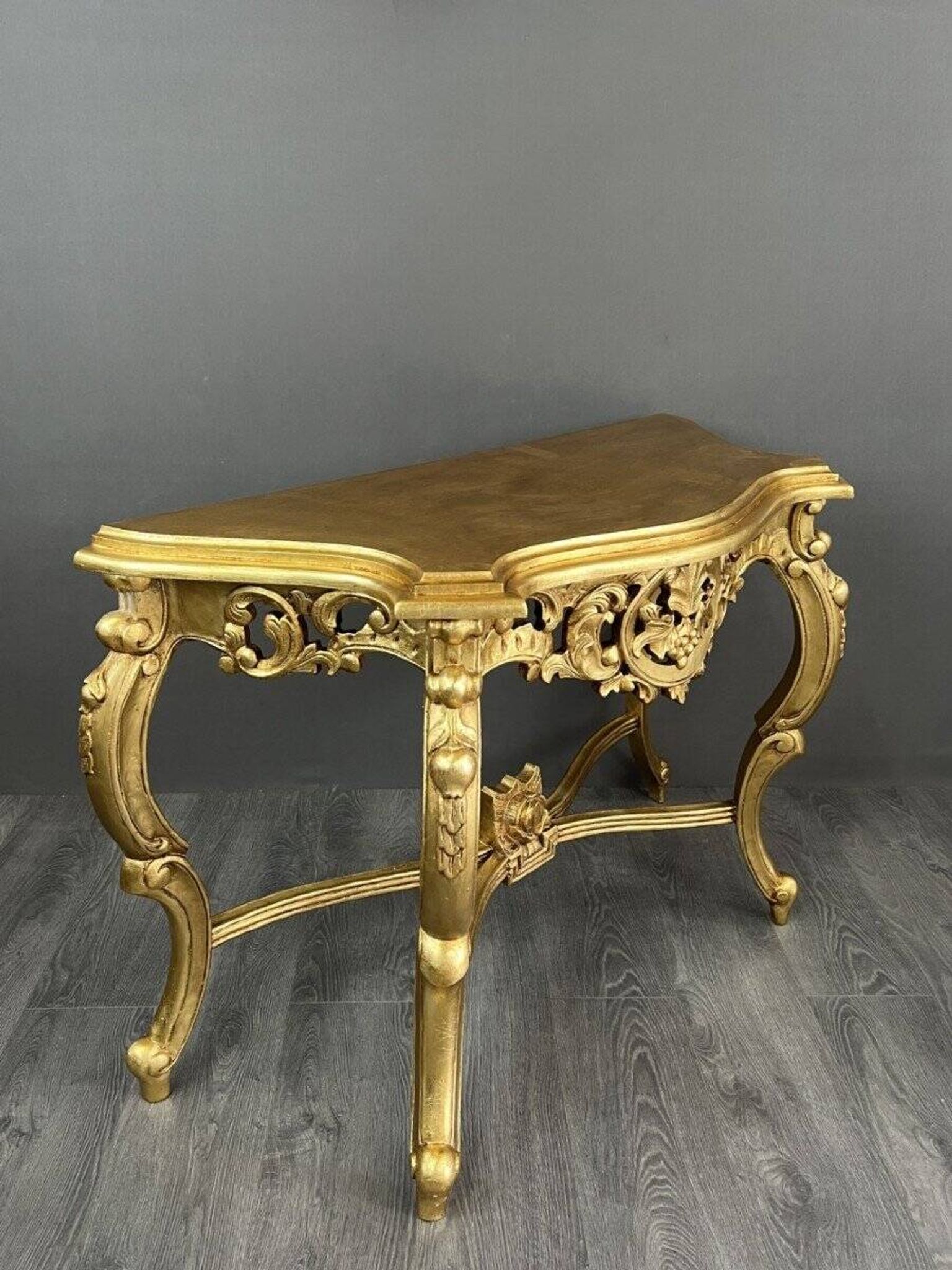 Console dorée sculptée, XXème siècle
